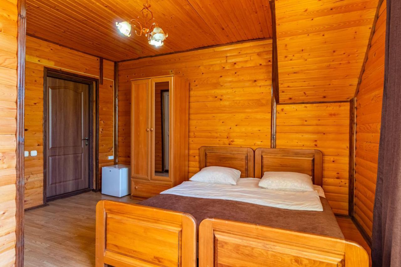 Гуцульська Світлиця Hotel Bukovel Exterior foto