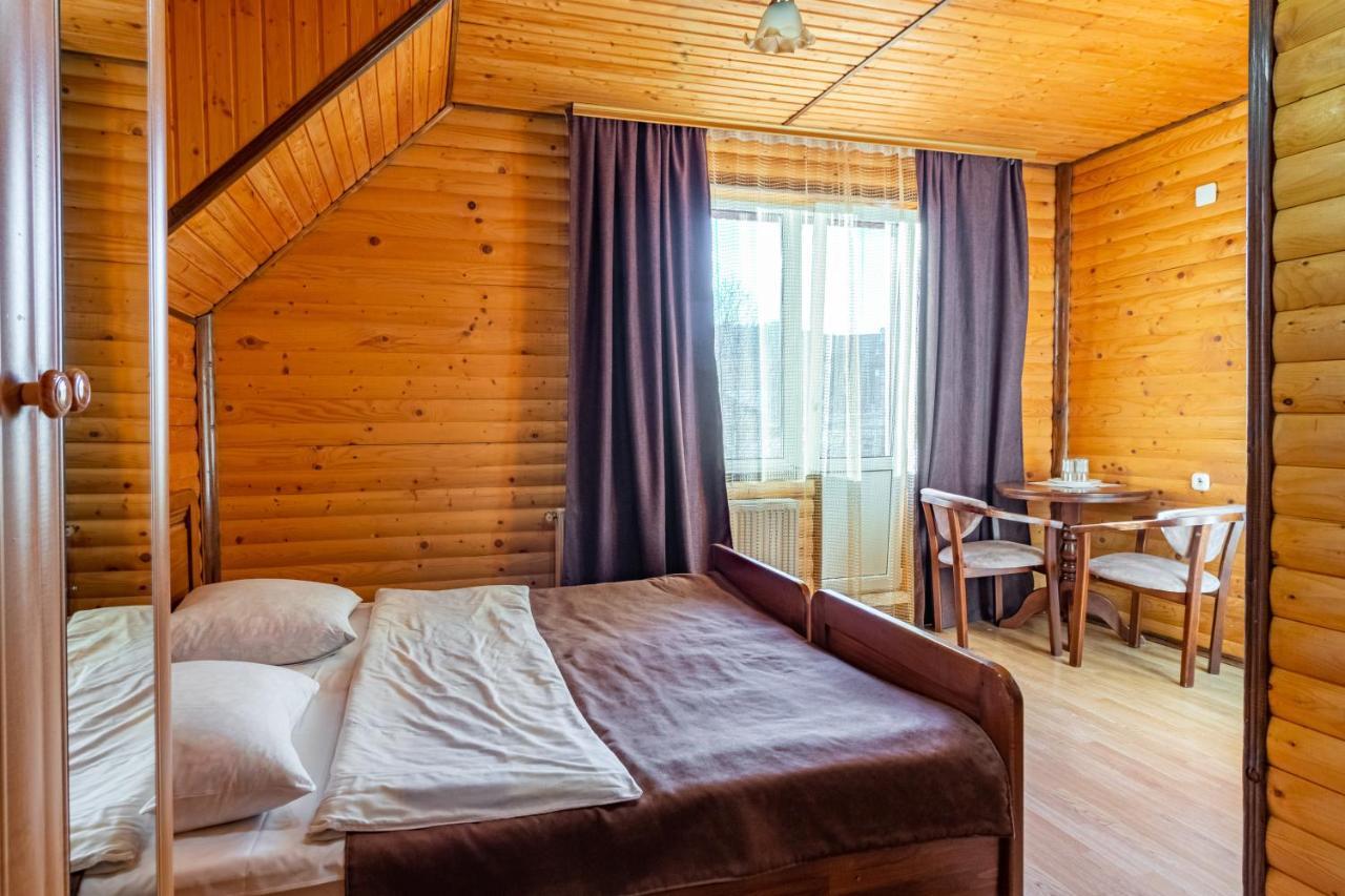 Гуцульська Світлиця Hotel Bukovel Exterior foto