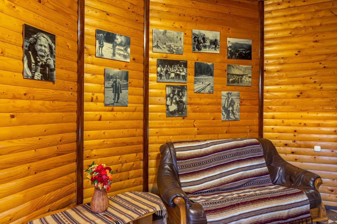 Гуцульська Світлиця Hotel Bukovel Exterior foto