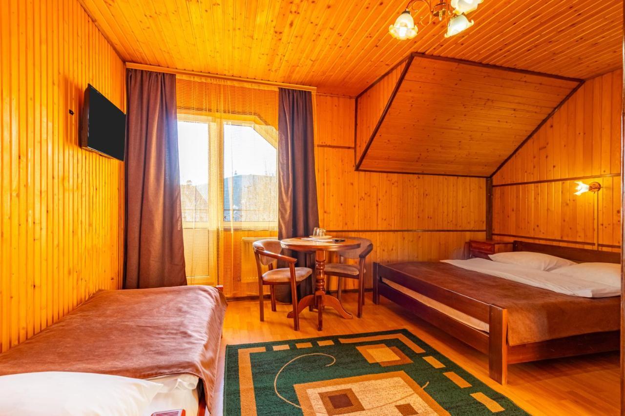 Гуцульська Світлиця Hotel Bukovel Exterior foto