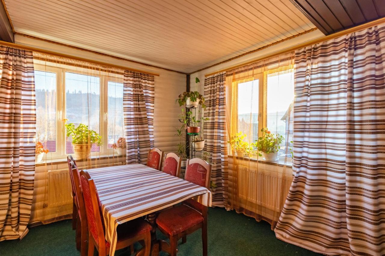Гуцульська Світлиця Hotel Bukovel Exterior foto