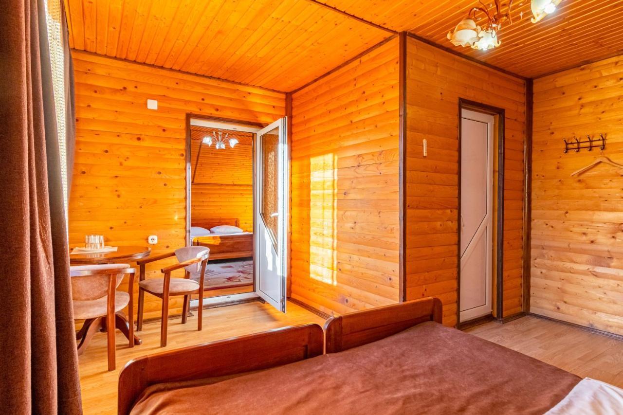 Гуцульська Світлиця Hotel Bukovel Exterior foto