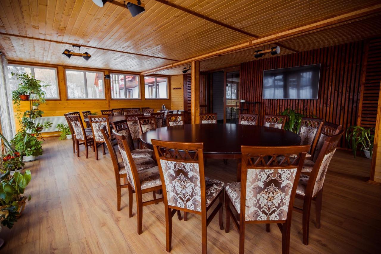 Гуцульська Світлиця Hotel Bukovel Exterior foto