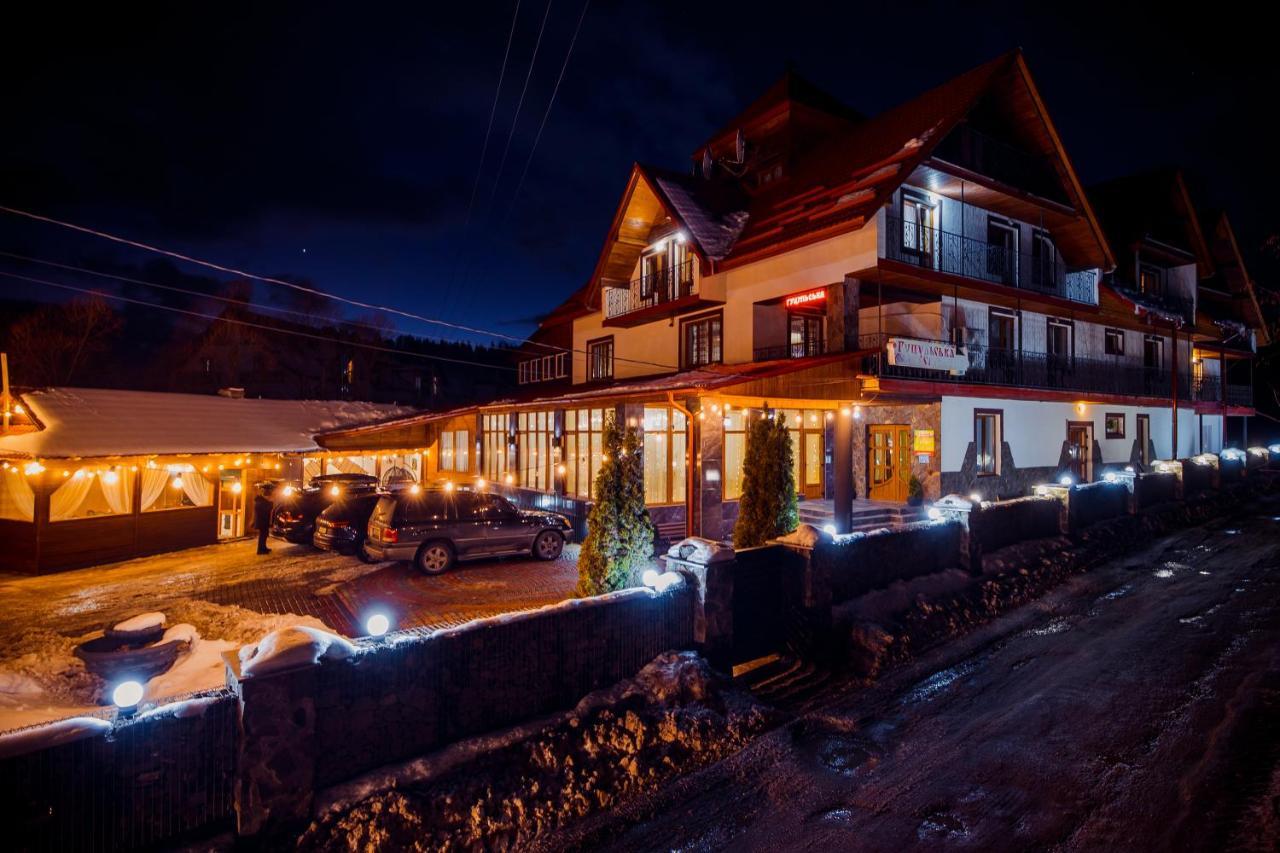 Гуцульська Світлиця Hotel Bukovel Exterior foto