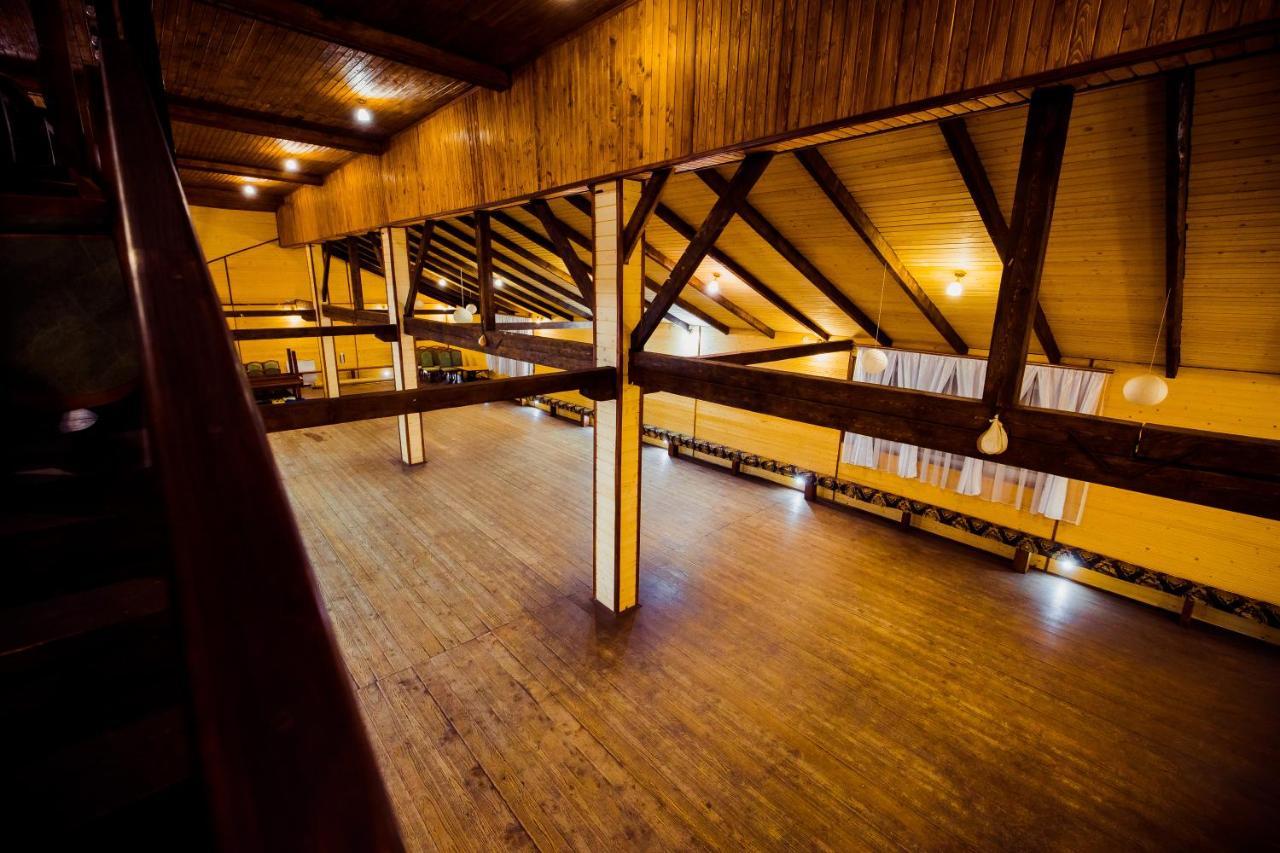 Гуцульська Світлиця Hotel Bukovel Exterior foto