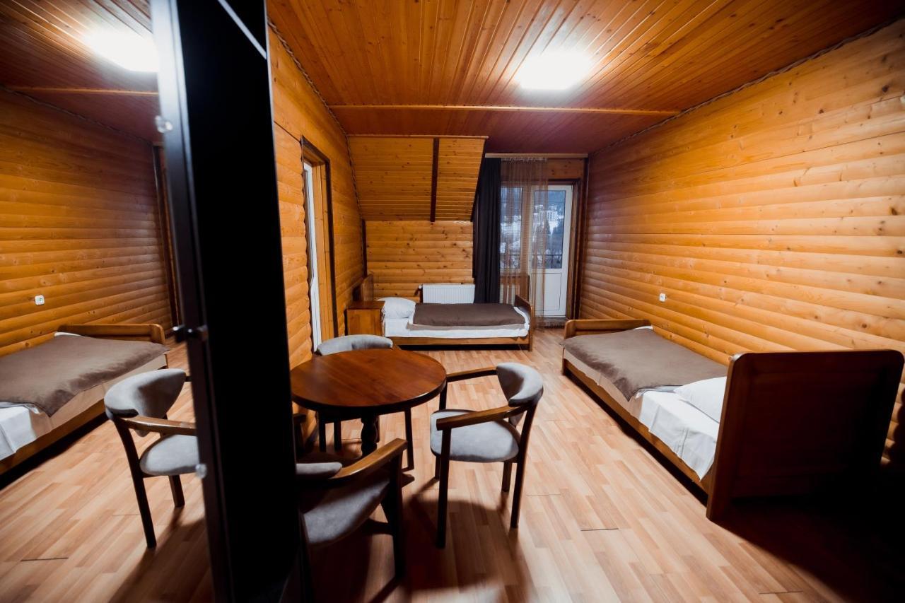 Гуцульська Світлиця Hotel Bukovel Exterior foto